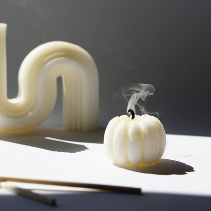 Bougie citrouille faite à la main petite