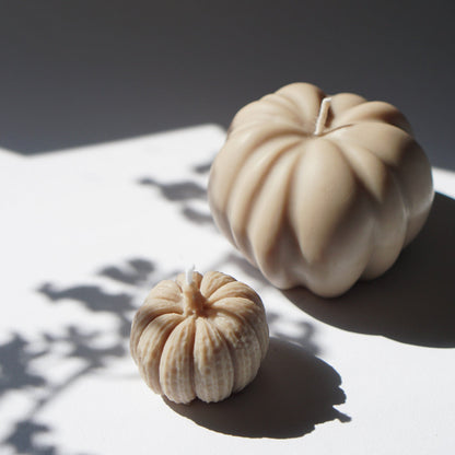 Handmade candle pumpkin medium size