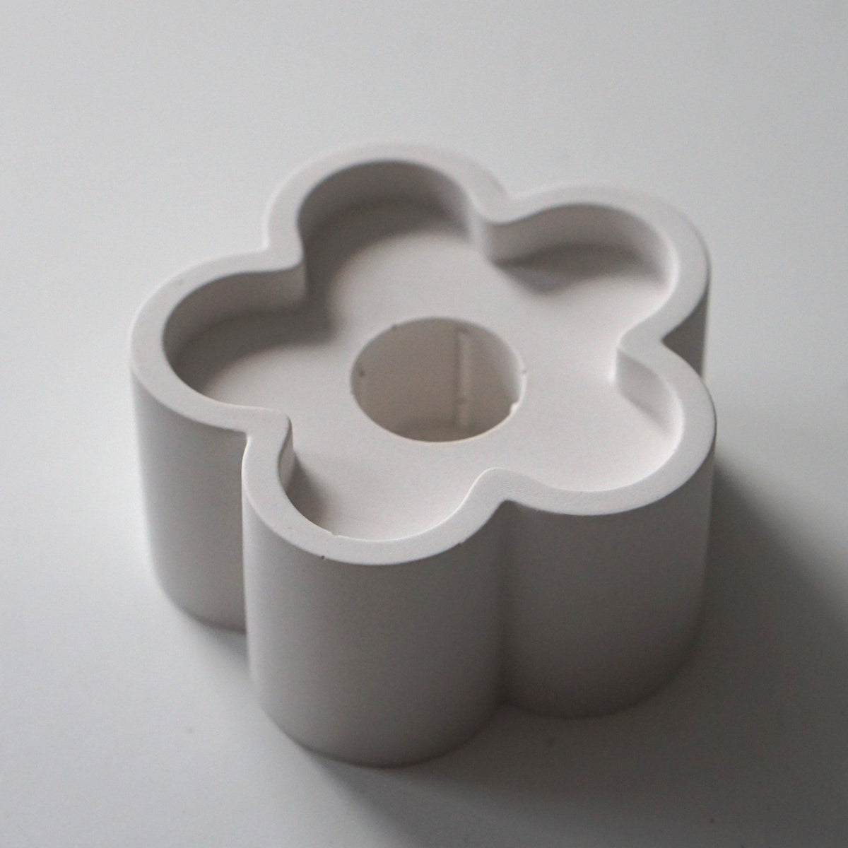 Bougeoir fleur fait main pour bougie bâtonnet par Inuti
