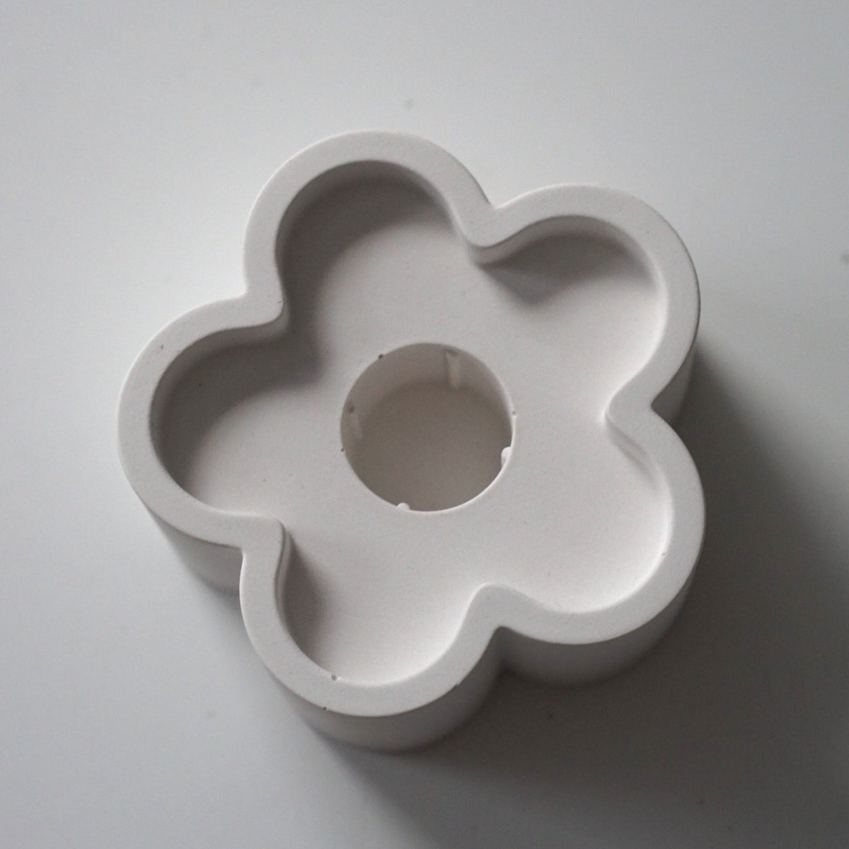 Bougeoir fleur fait main pour bougie bâtonnet par Inuti