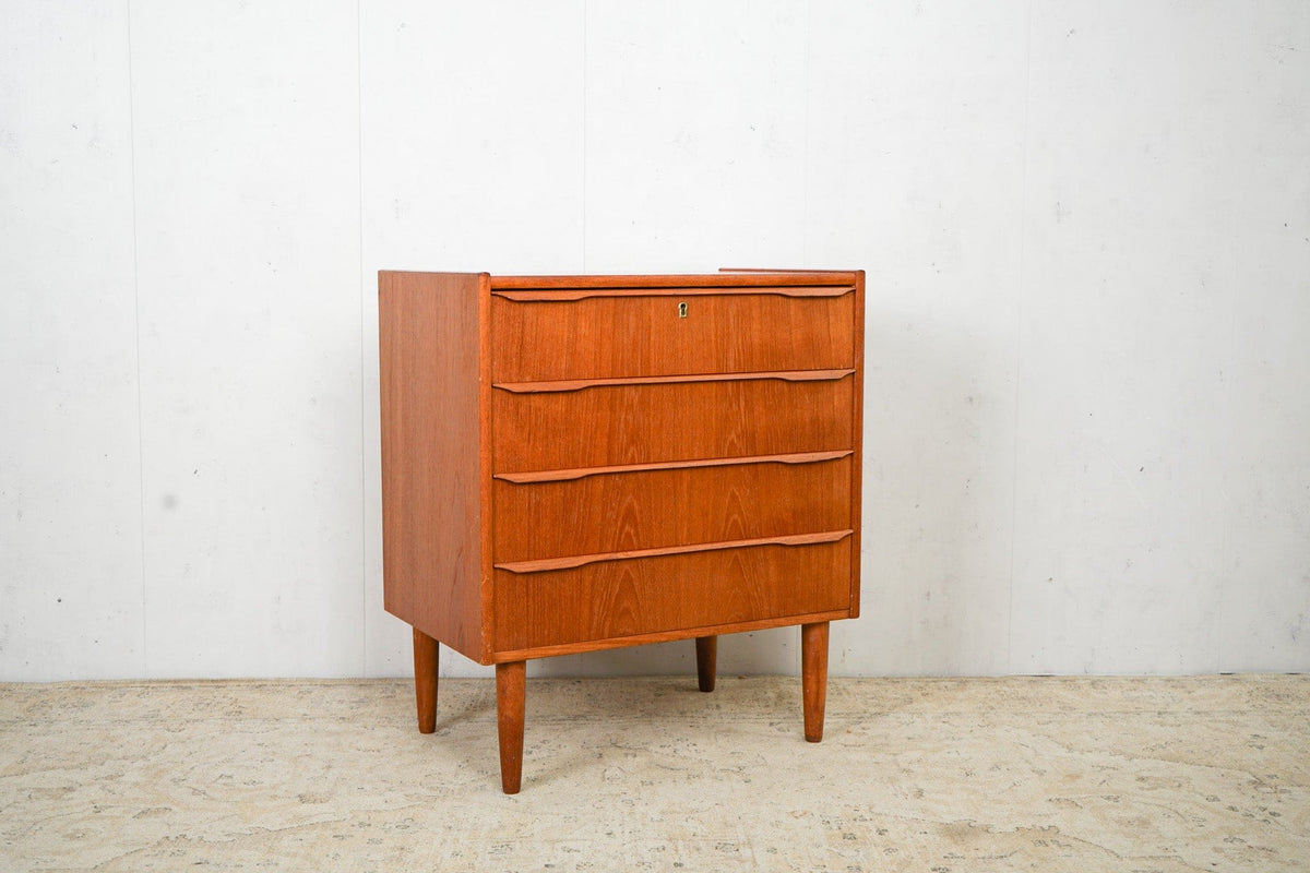 Commode à tiroirs vintage en teck marron danois