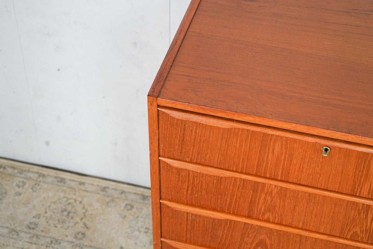 Commode à tiroirs vintage en teck marron danois