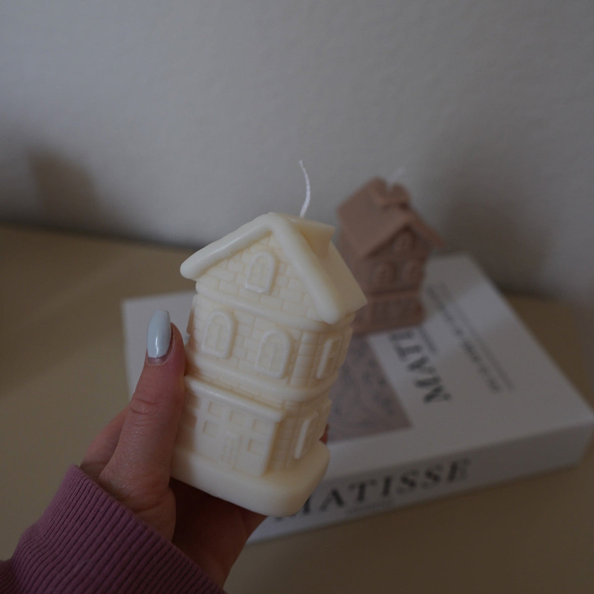 Handmade candle house by InutiHaus