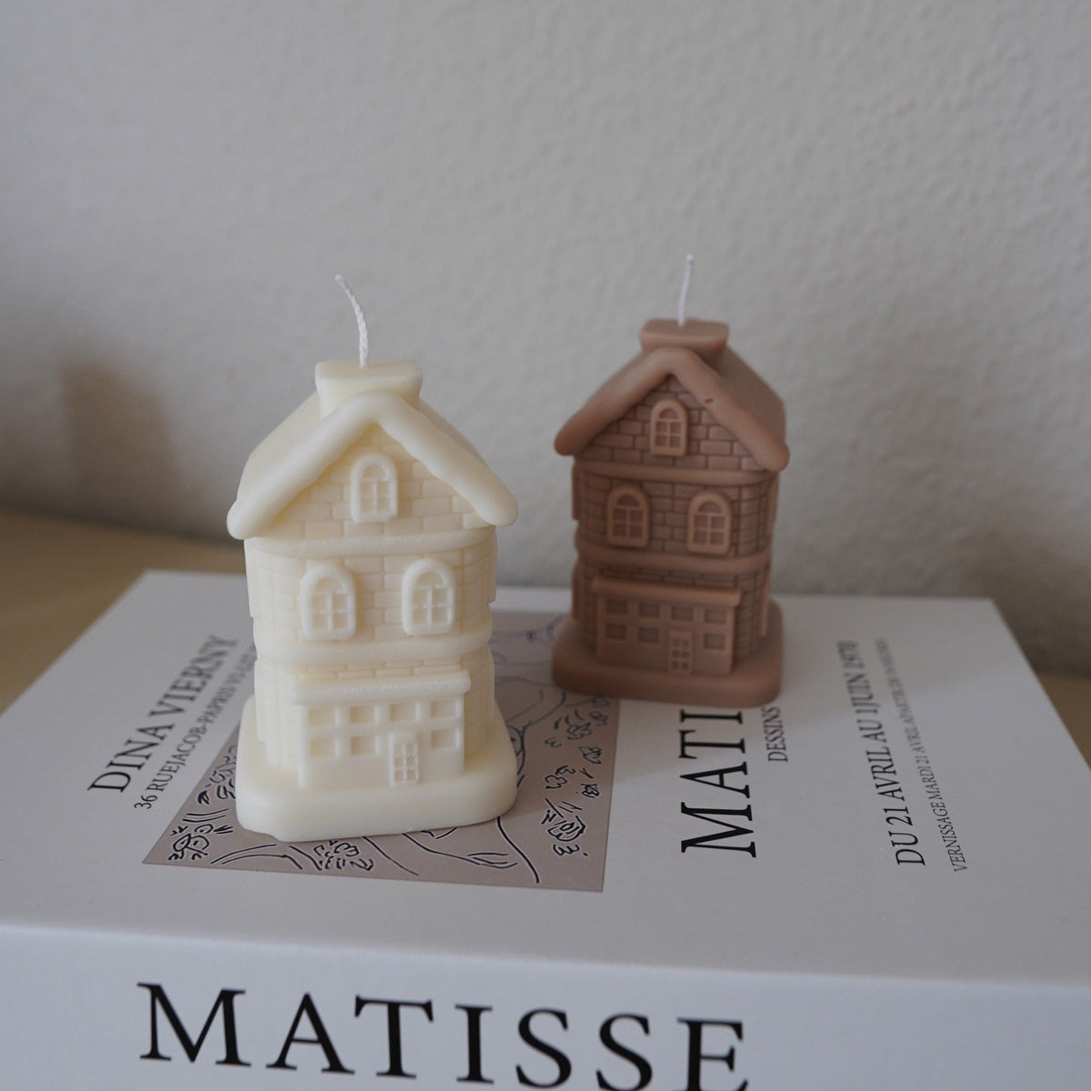 Handmade candle house by InutiHaus