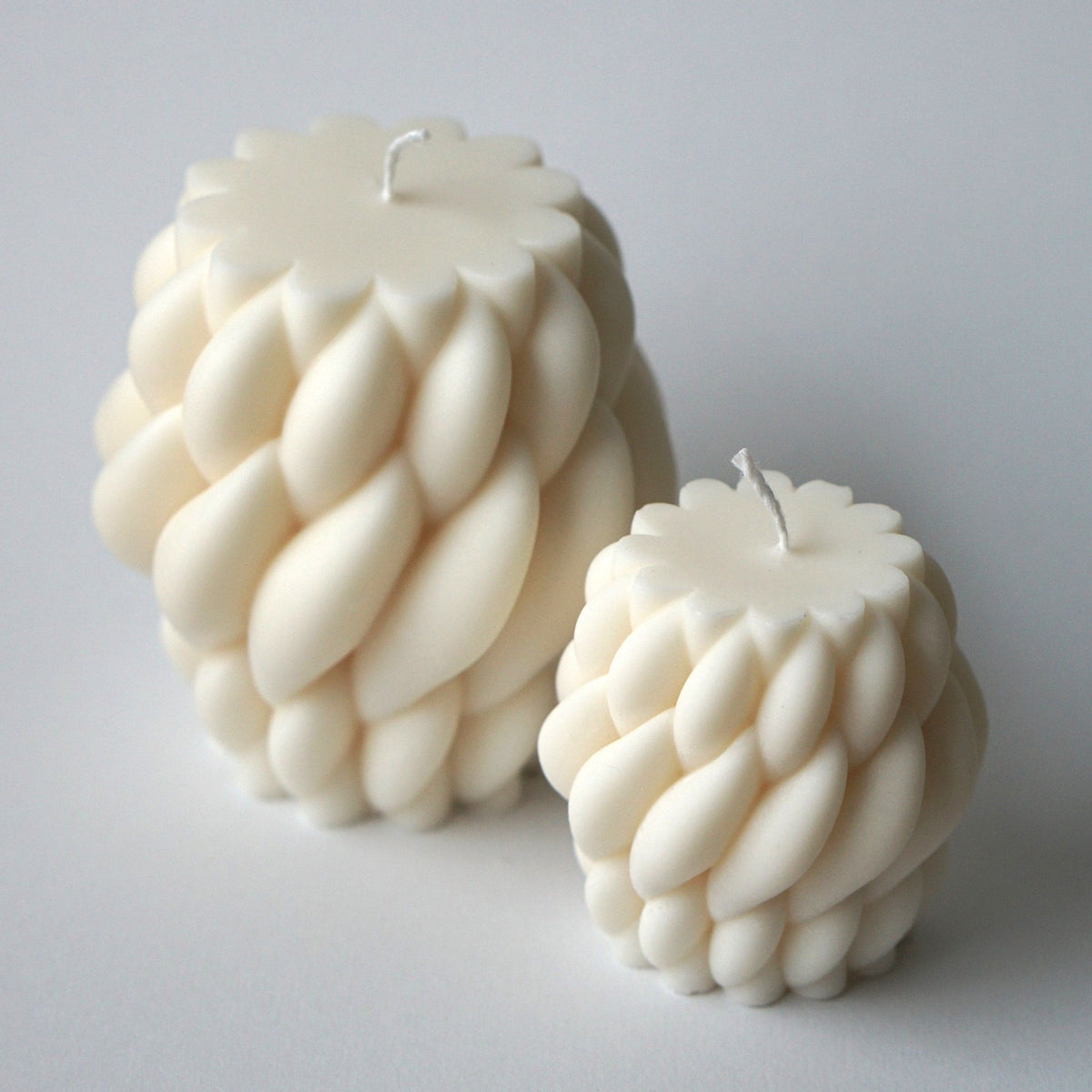 Handmade design candle Big Waves by Inuti