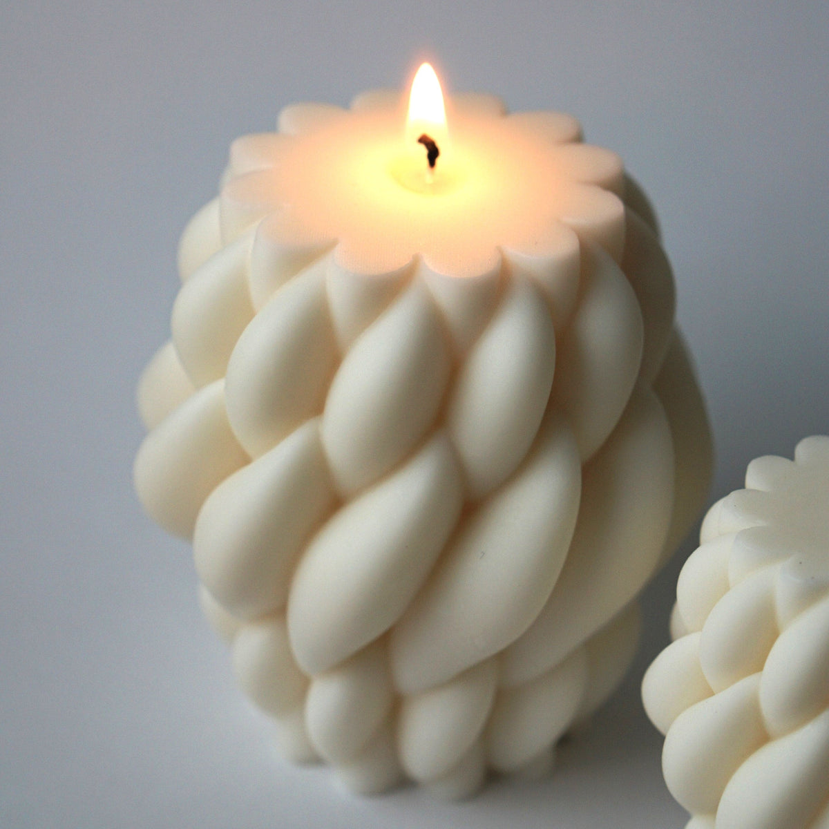 Handmade design candle Big Waves by Inuti