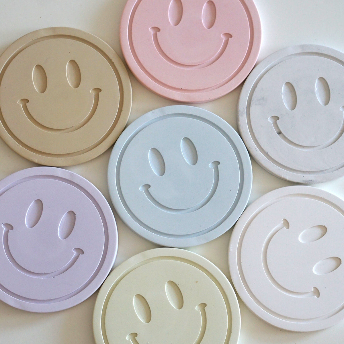 Handmade coaster Happy by Inuti