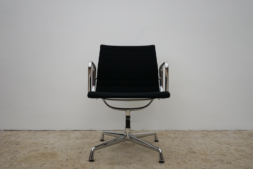 Vintage Konferenzstuhl Vitra EA108 Hopsak Schwarz von Eames