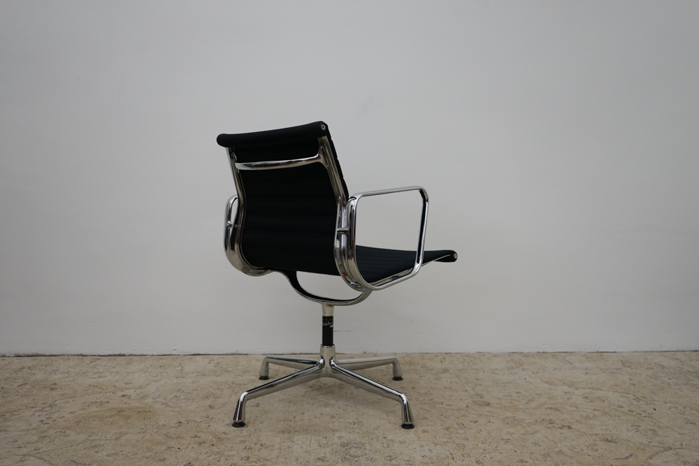 Vintage Konferenzstuhl Vitra EA108 Hopsak Schwarz von Eames