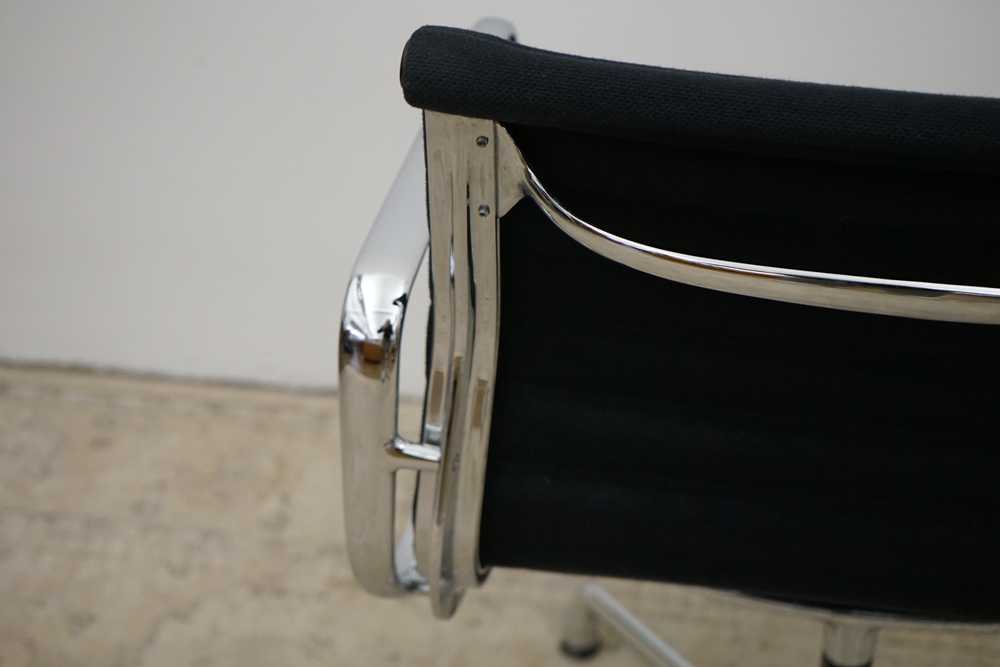 Vintage Konferenzstuhl Vitra EA108 Hopsak Schwarz von Eames