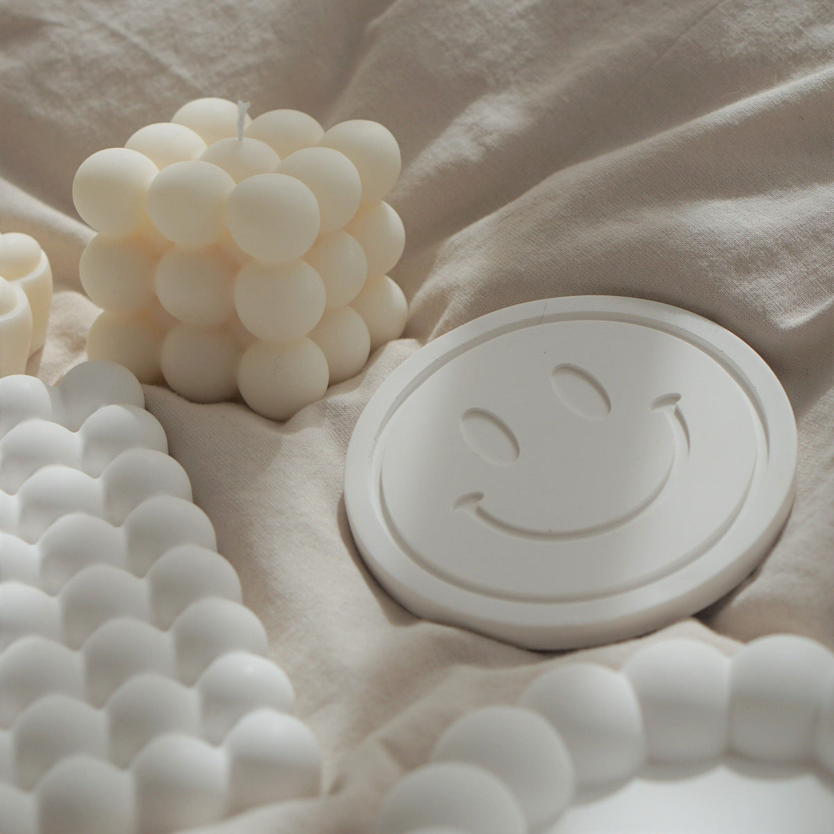 Handmade coaster Happy by Inuti