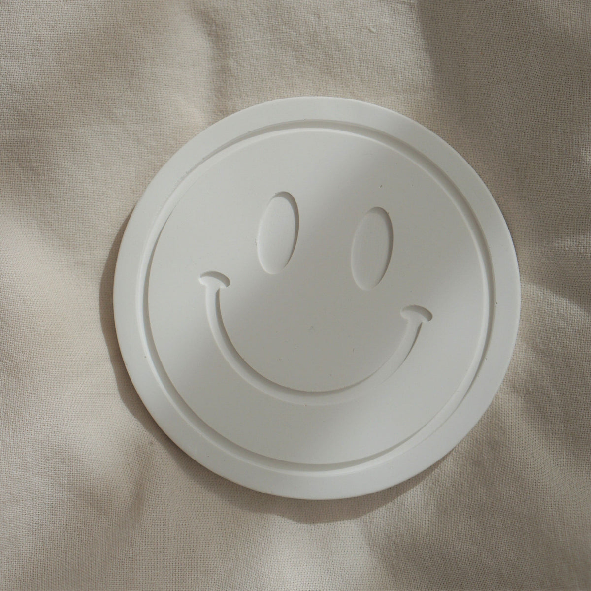 Handmade coaster Happy by Inuti