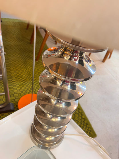 Vintage Tischlampe Space Age Metall mit Rohseidenschirm