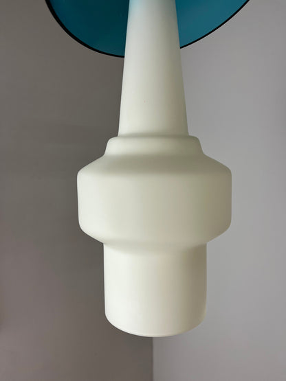 Vintage Hängelampe blau-weiß Opalglas von Hyllinge Glasbruk