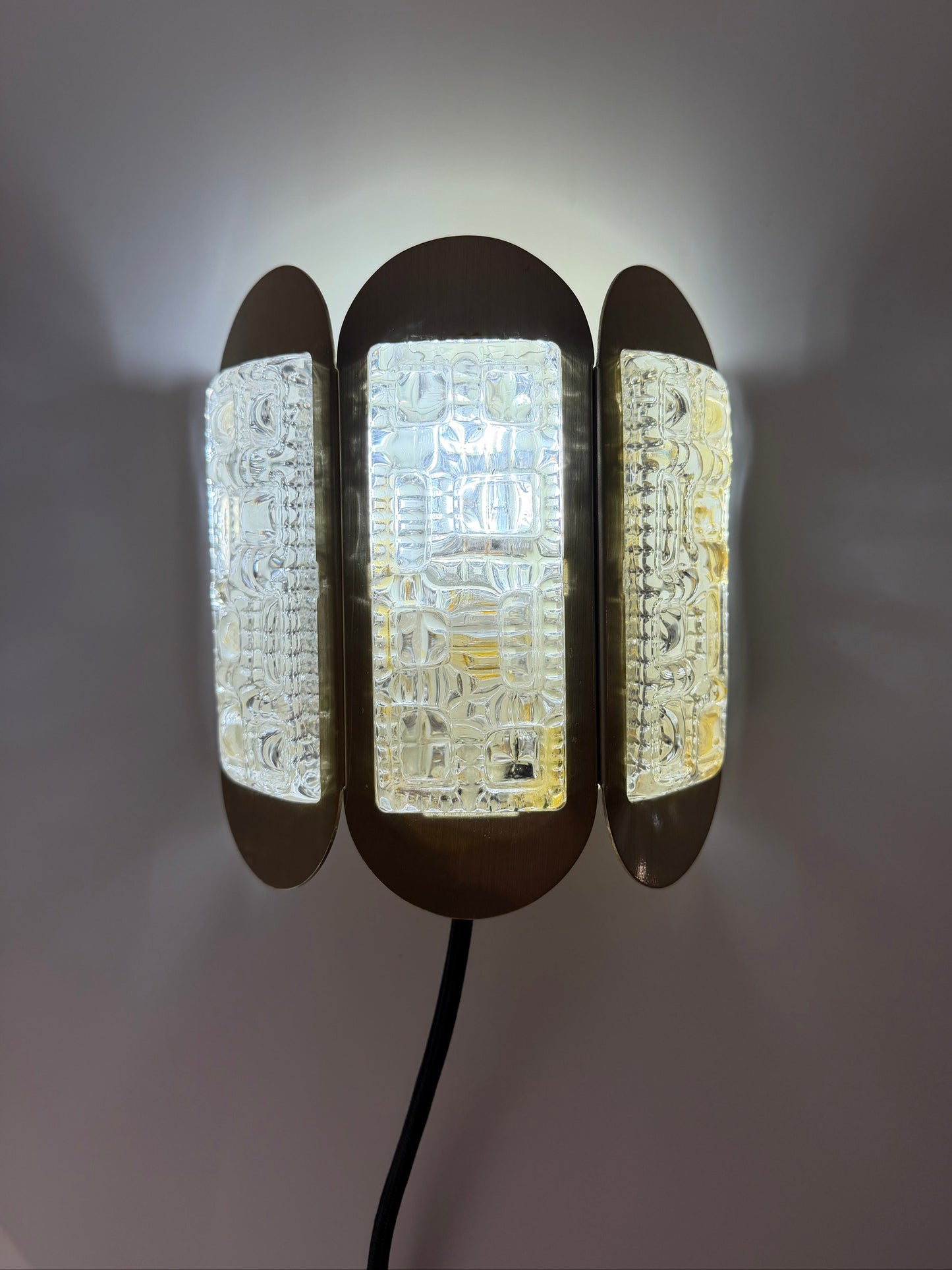 Vintage Wandlampe gold Glas von Vitrika