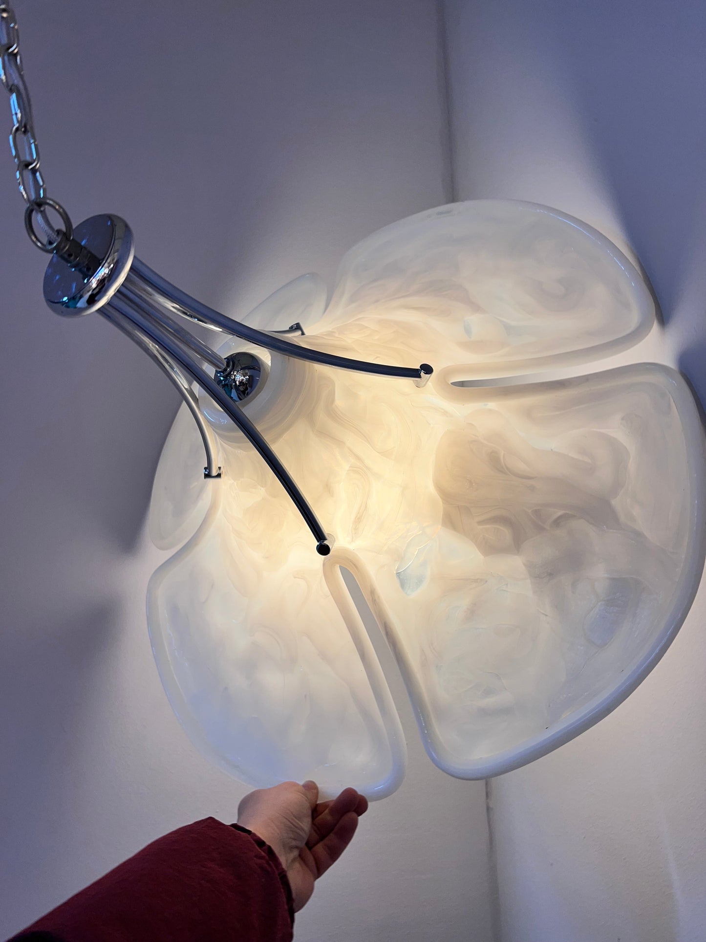 Vintage Hängelampe Blume von Gebrüder Cosack weiß Chrom handgearbeitet