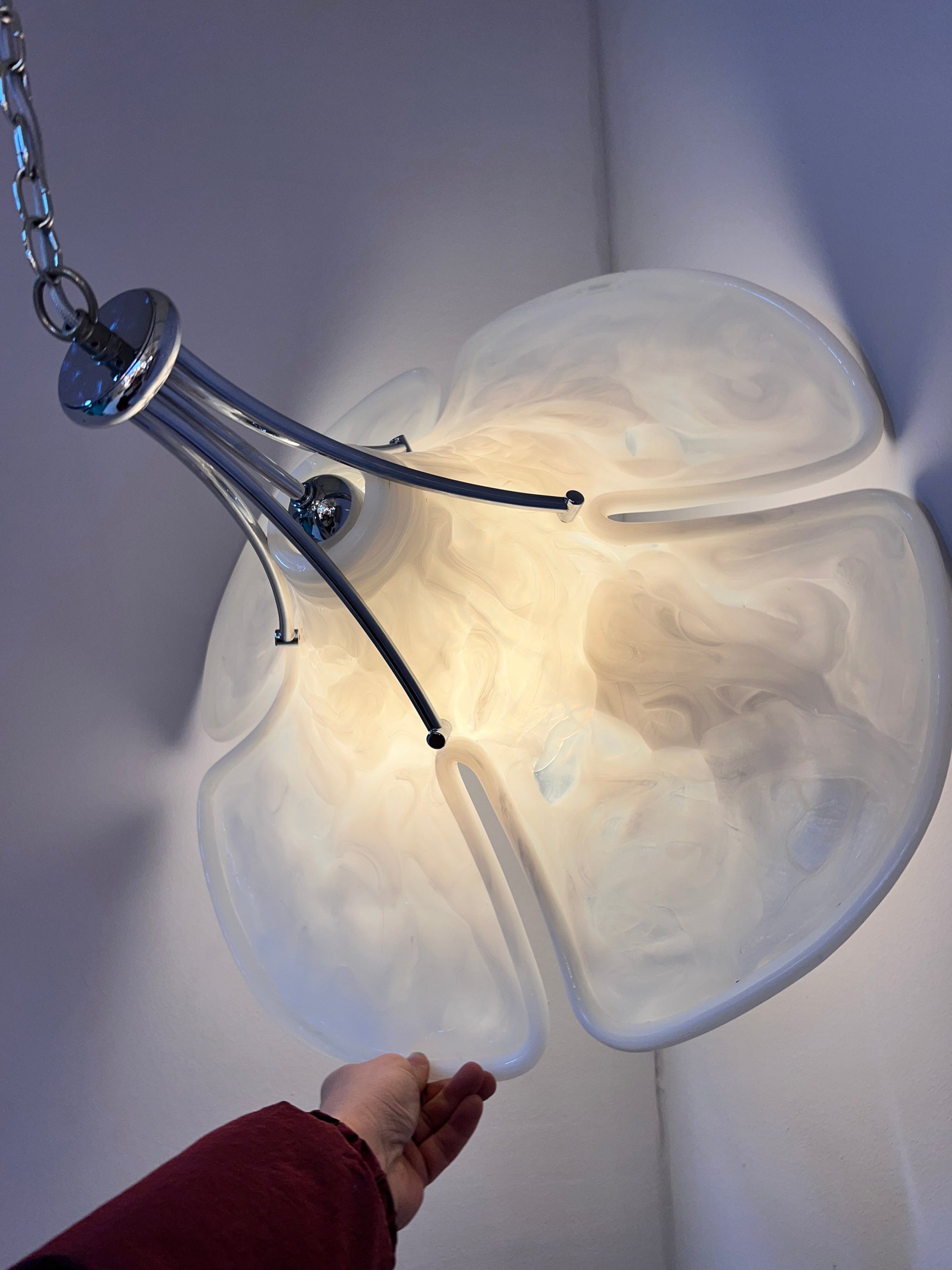 Vintage Hängelampe Blume von Gebrüder Cosack weiß Chrom handgearbeitet