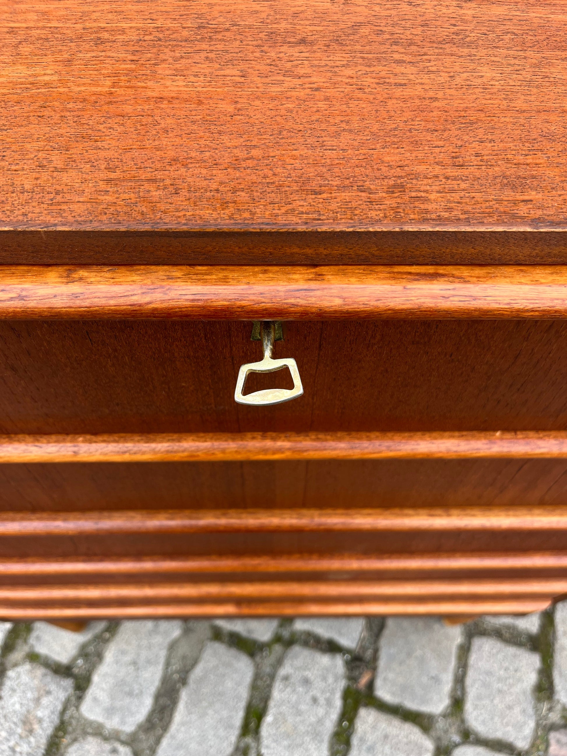 Vintage Kommode Teak mit Schloss aus Dänemark