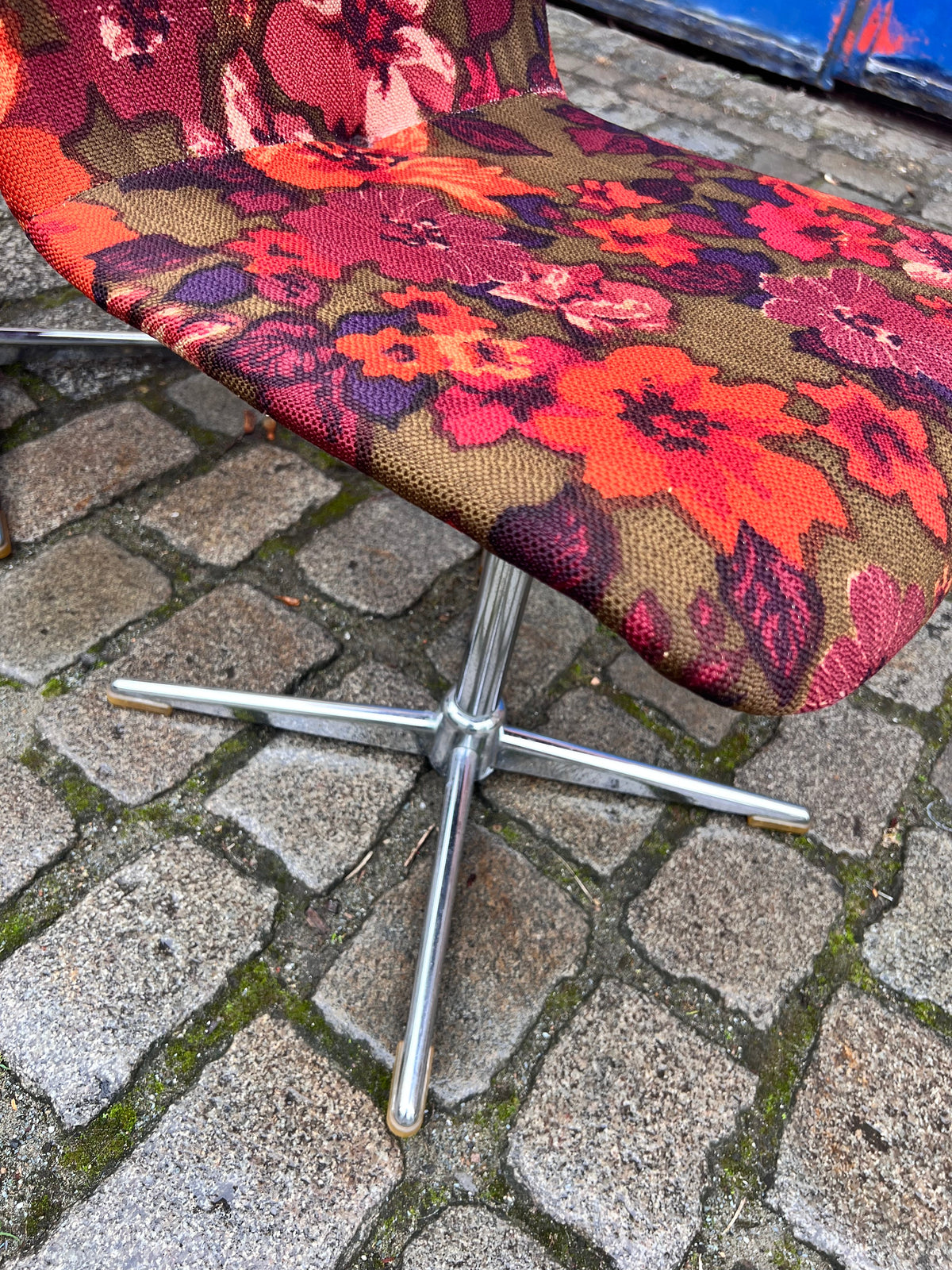 2x Drehstuhl rot floral von EKA Wohnmöbel