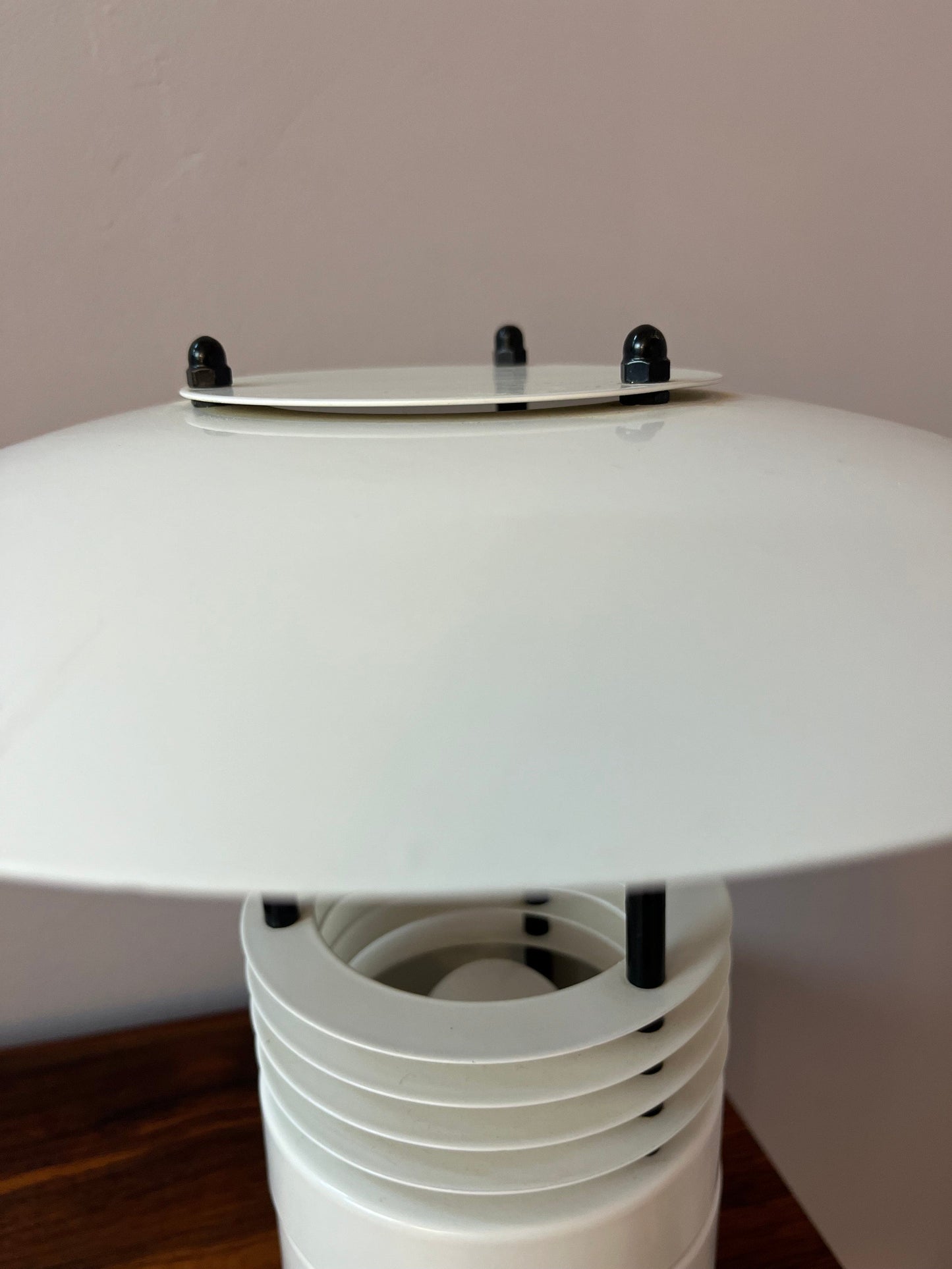 Lampe de table vintage en métal blanc par Jørgen Buchwald pour Laterna Danica