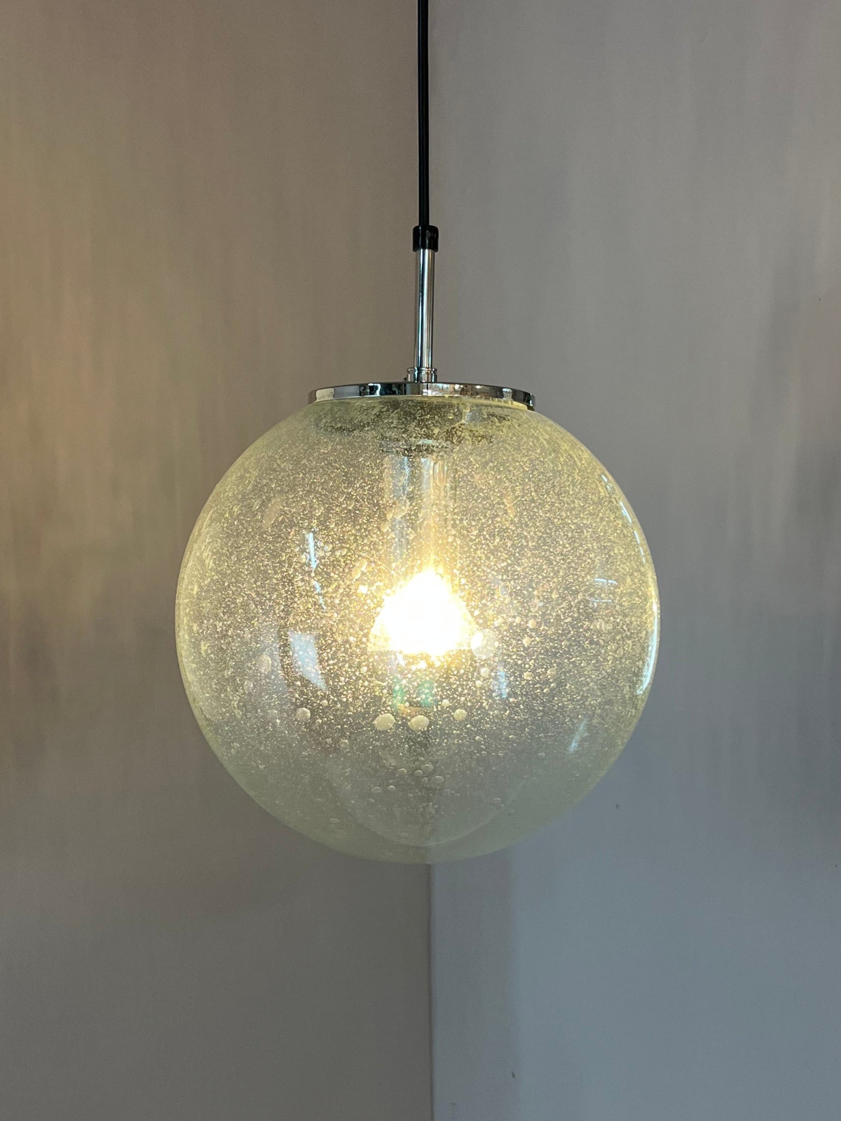 Vintage Kugellampe Einschlussglas Chrom von Glashütte Limburg