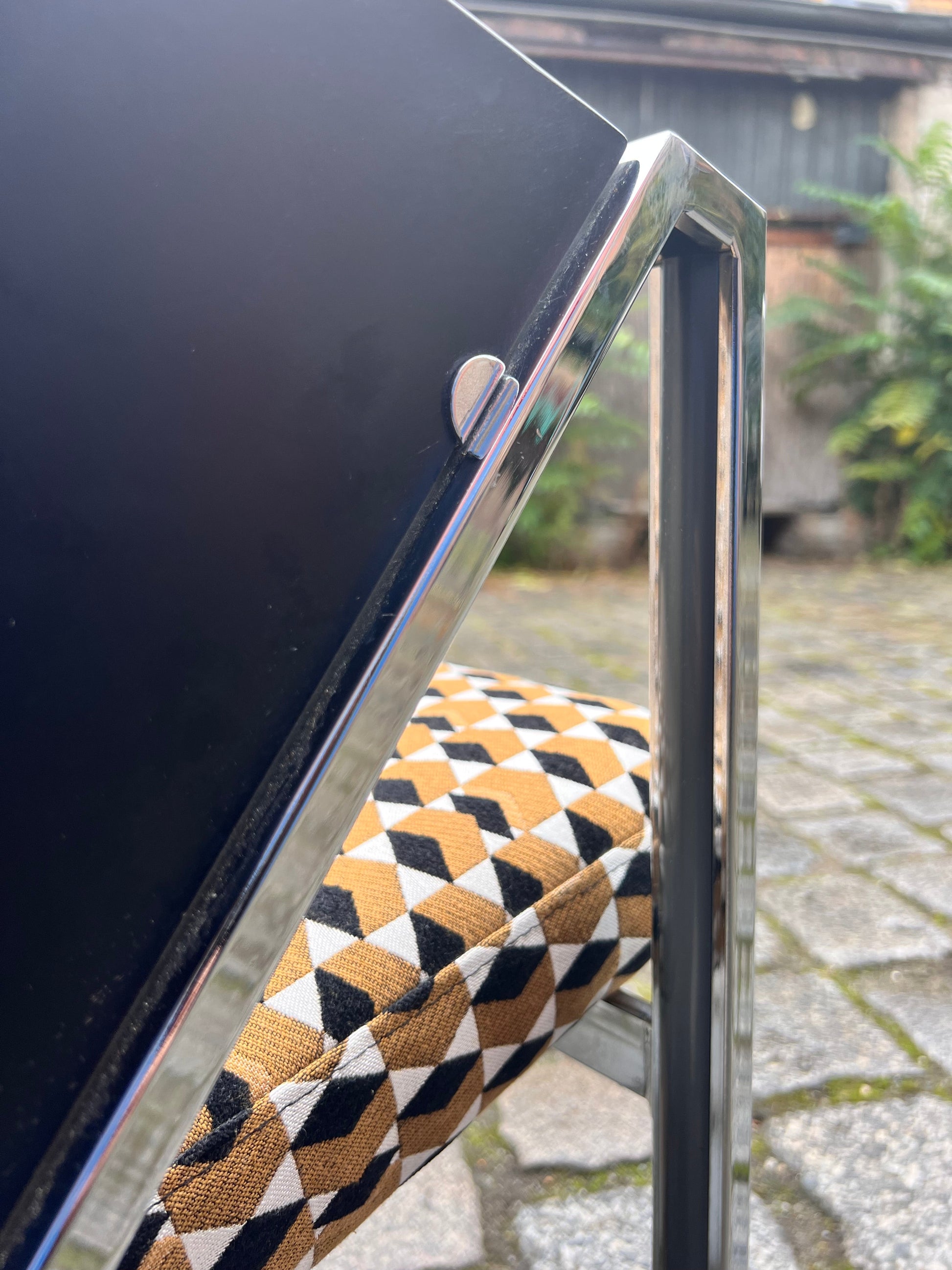 Sessel Mondi braun schwarz Chrom von Jouko Järvisalo für Inno Interior Oy