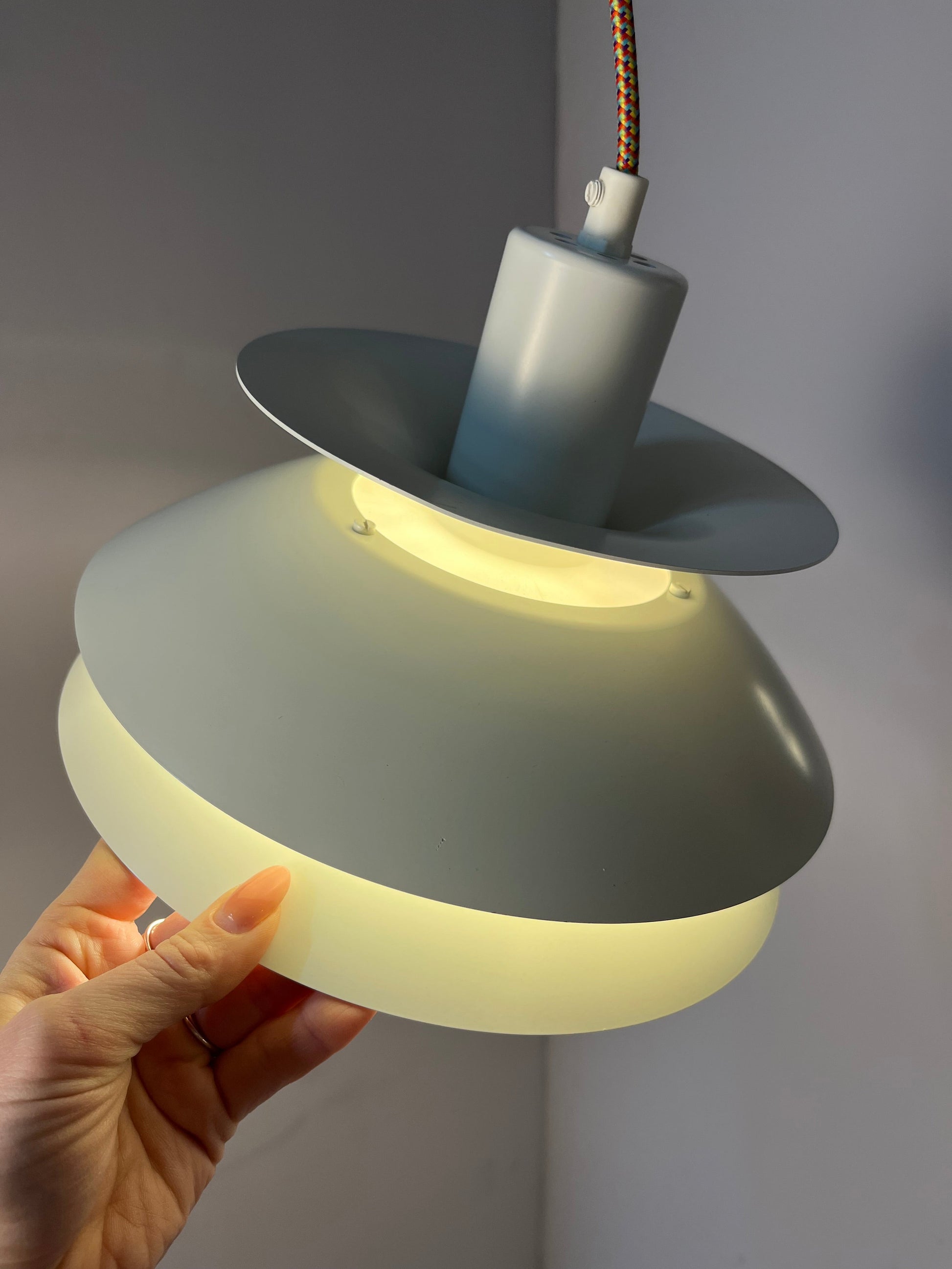Vintage Lamellenlampe Modell 744 Weiß für Top Lamper E14