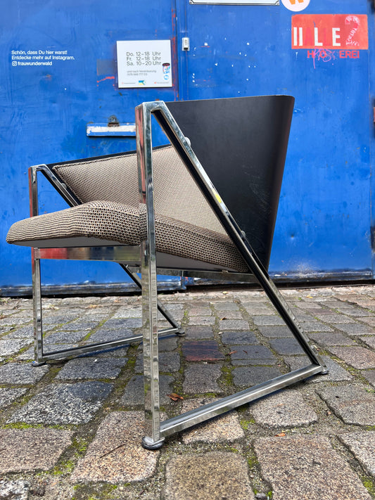 Sessel Mondi grau schwarz Chrom von Jouko Järvisalo für Inno Interior Oy