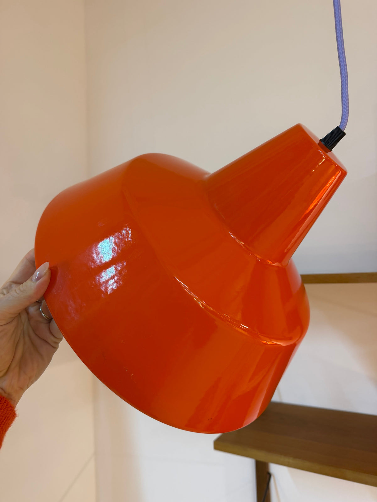Pendelleuchte Emaille Orangerot von Louis Poulsen