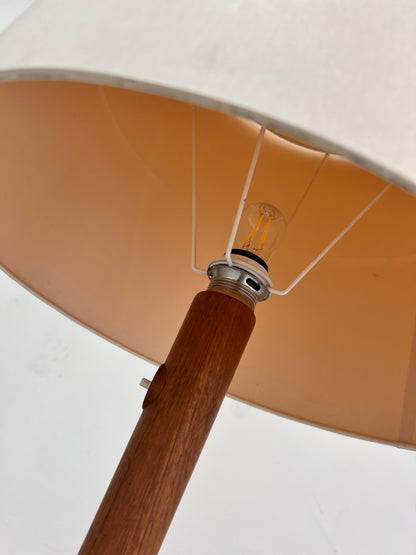 Vintage Stehlampe Teak mit Seidenschirm aus Dänemark