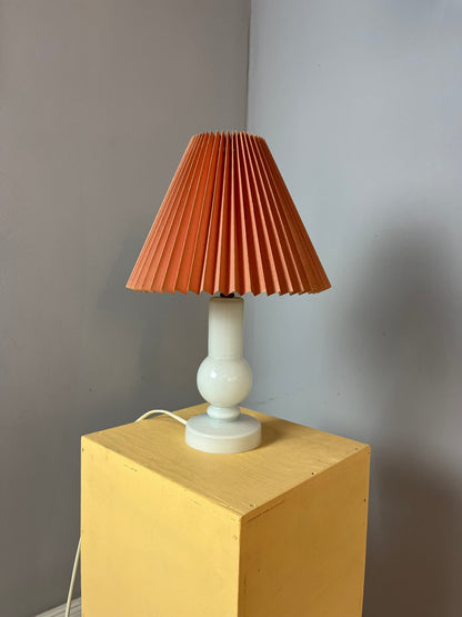 Tischlampe weiß Glas mit rosa Schirm