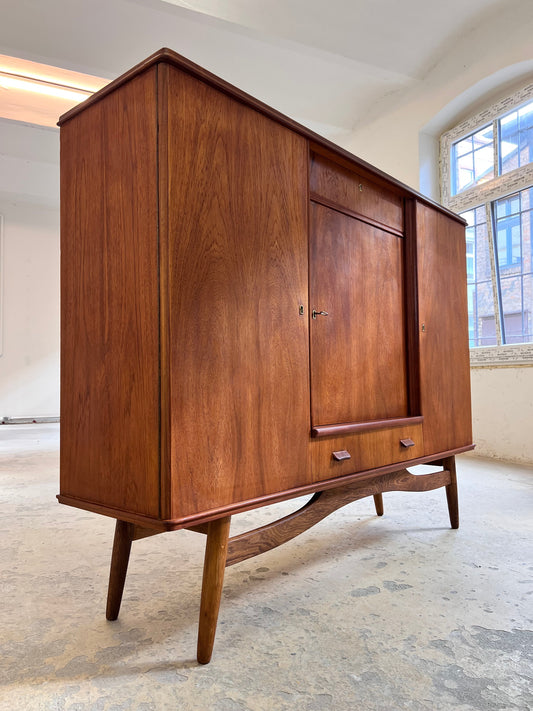 Vintage Kommode aus Teak aus Dänemark refurbished braun rotstichig Teakholz Metall