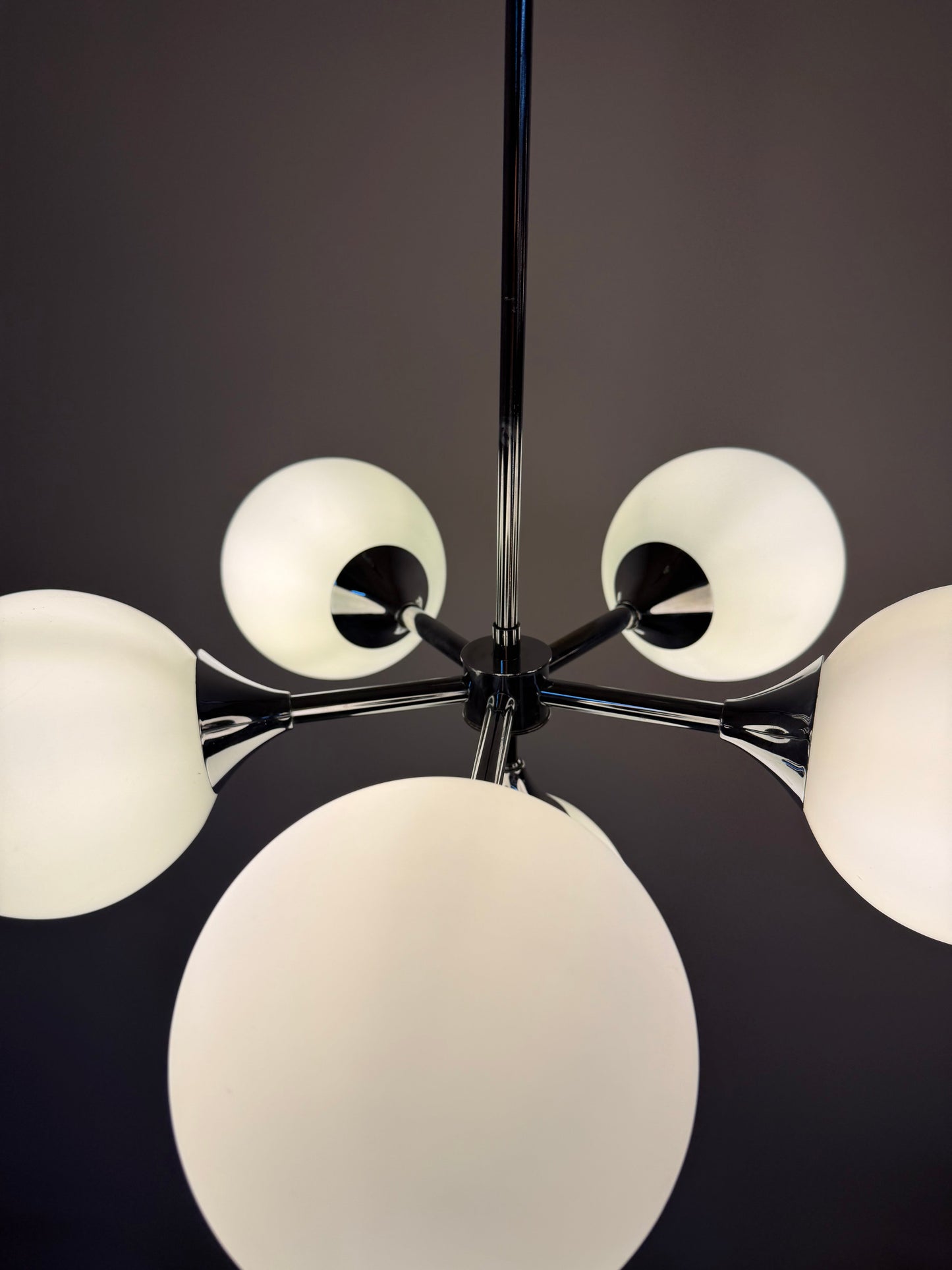 Vintage Sputnik Kronleuchter Chrom und Opalglas, 70er Jahre