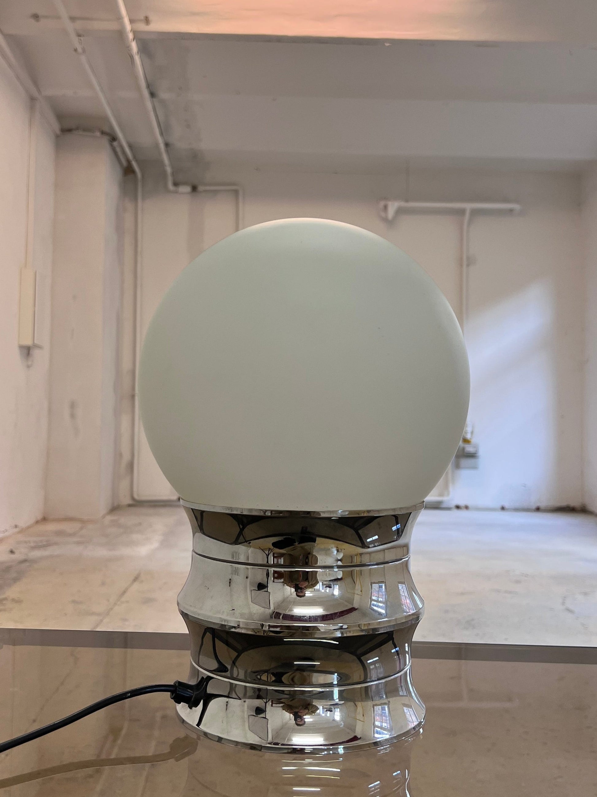 Vintage Tischlampe von VEB NARVA für Leuchtenbau Lengefeld Chrom Opalglas