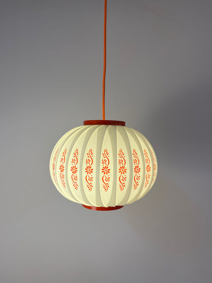 Vintage Hängelampe von Lars Schiøler mit roten Blumendetails