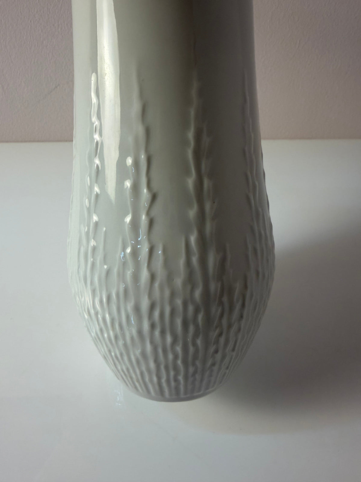 Porzellanvase Relief von Hans Achtziger für Hutschenreuther