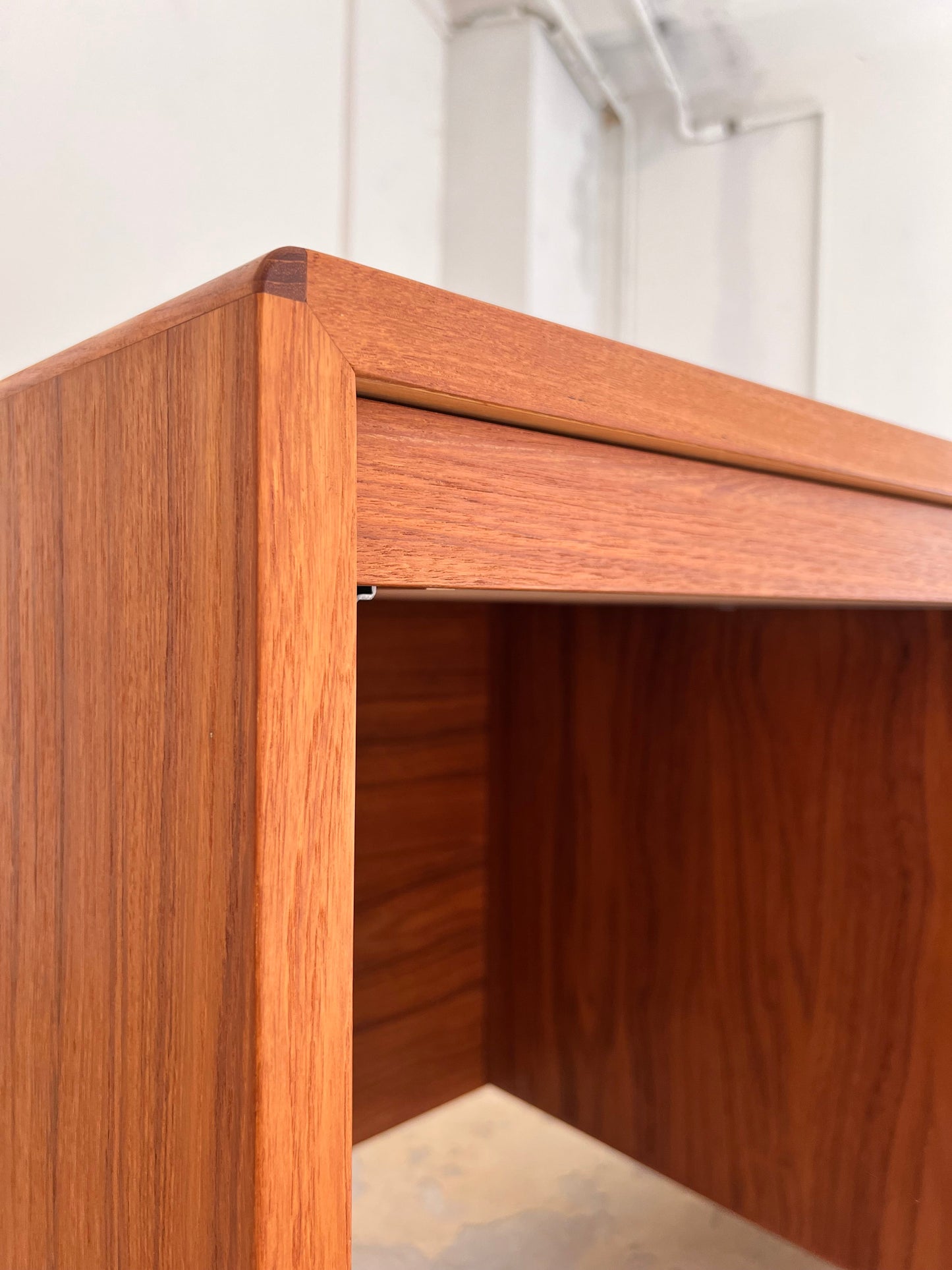 Vintage Schreibtisch Teak mit Laptop-Fach aus Dänemark