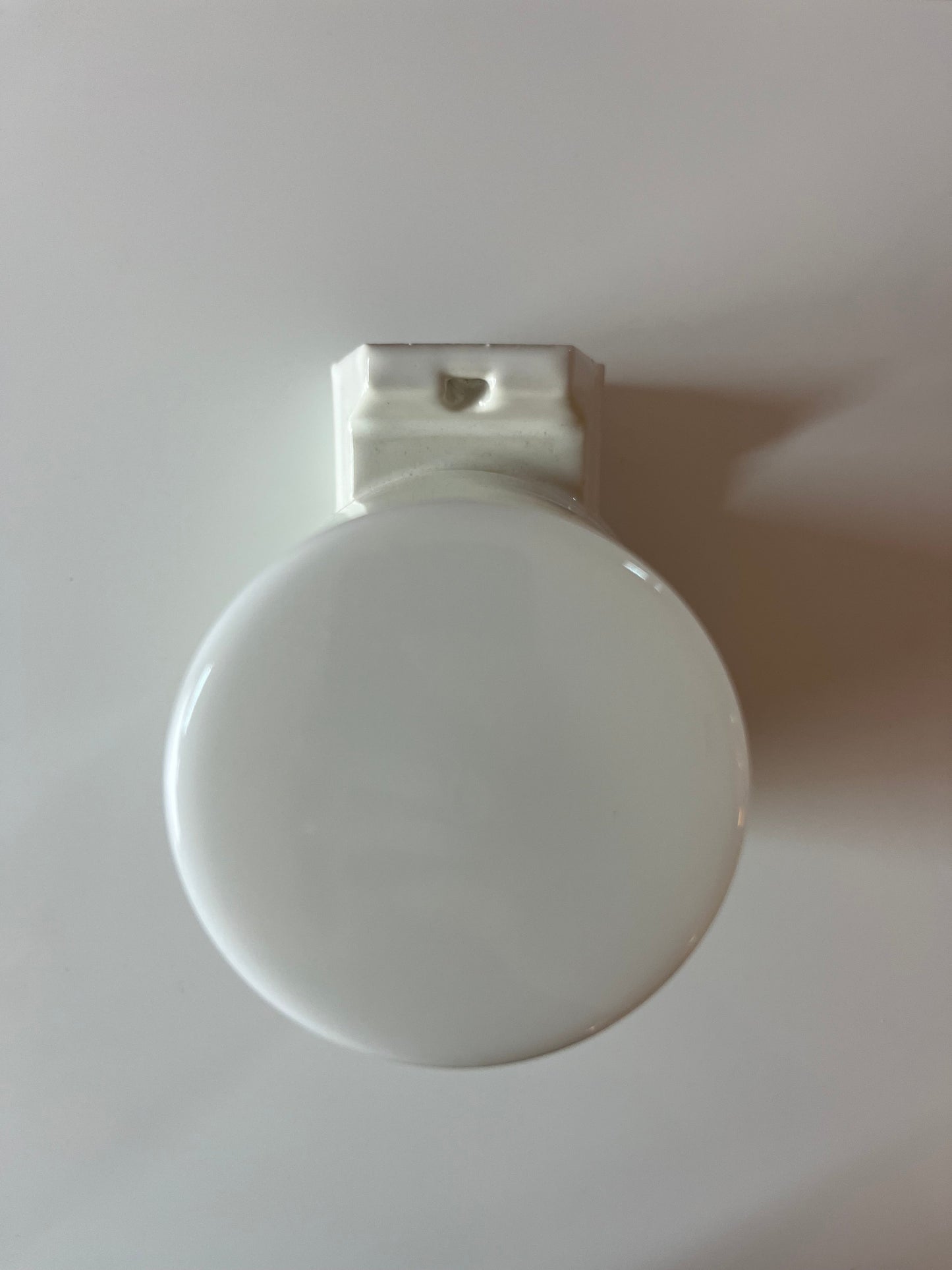 Wandlampe Modell 6070 weiß von Sigvard Bernadotte für Ifö