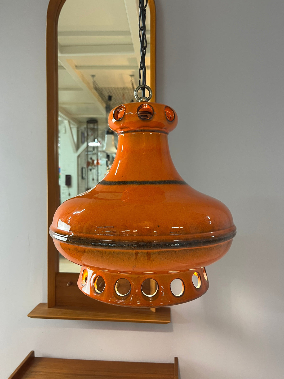 Vintage Keramiklampe orange mit Kette aus Westdeutschland