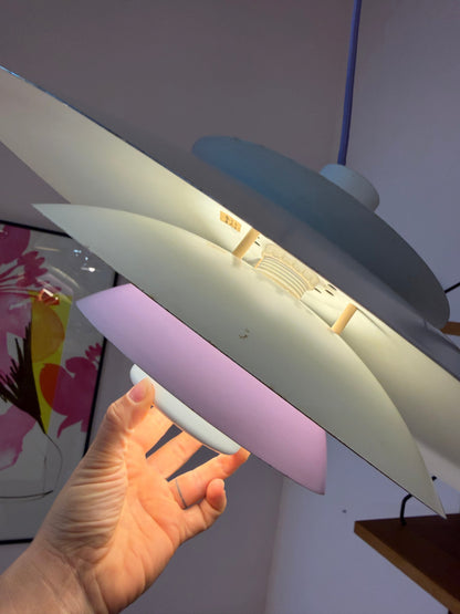 Vintage Lamellenlampe weiß-lila von Formlight