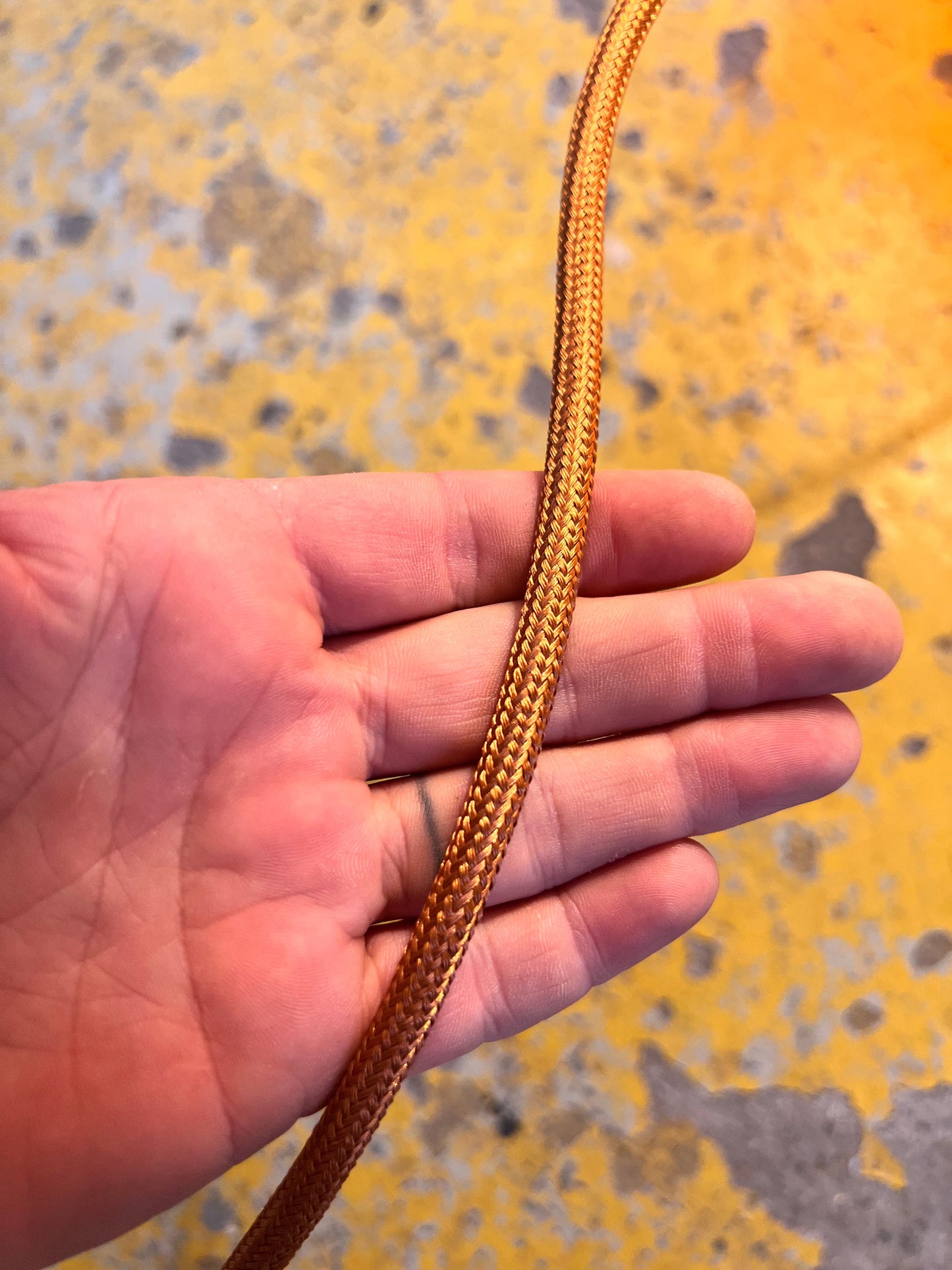 Hohe Tischlampe Glas und Seide