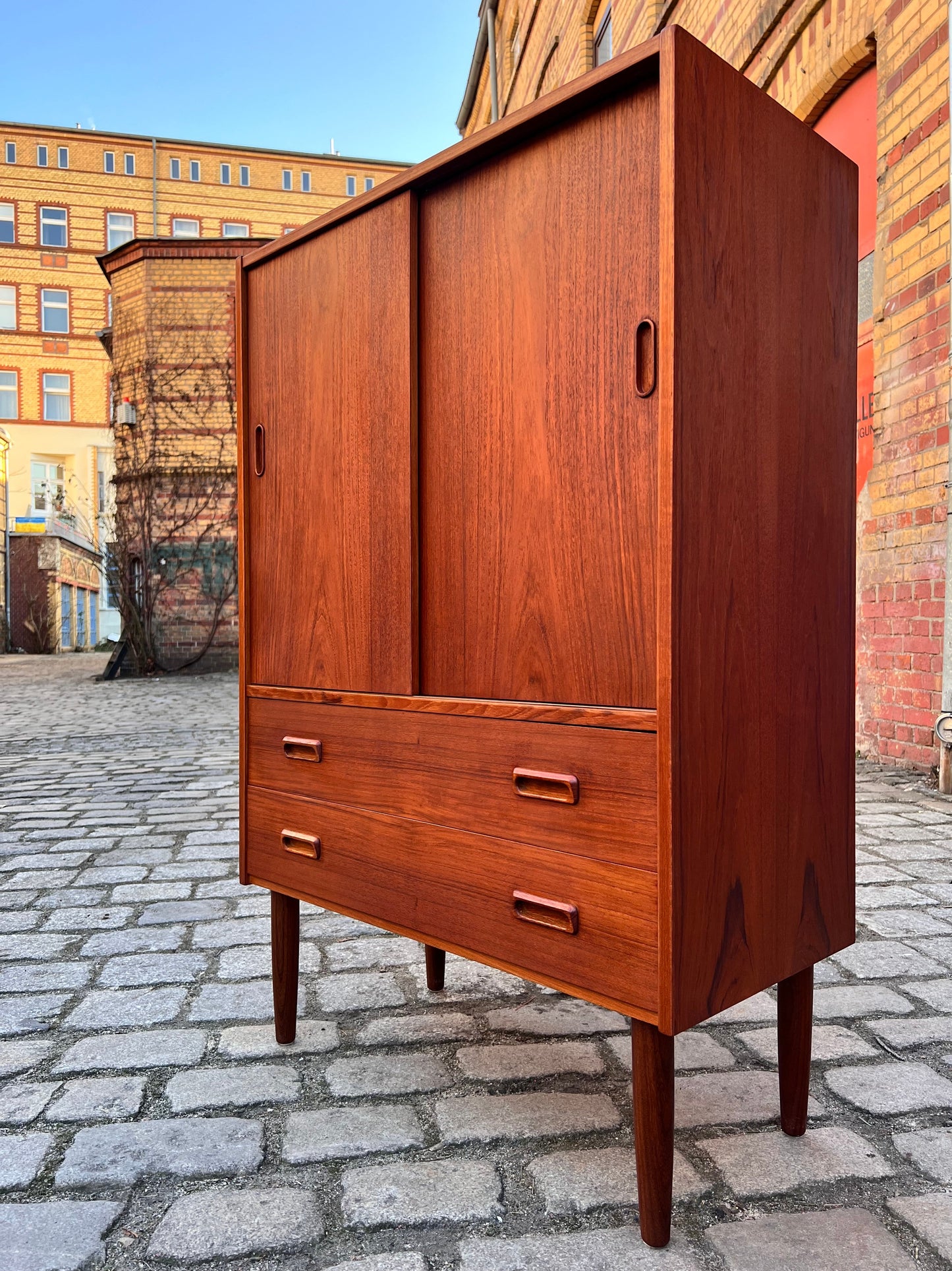 Vintage Schrank Teak mit Schiebetüren und Schubladen aus Dänemark