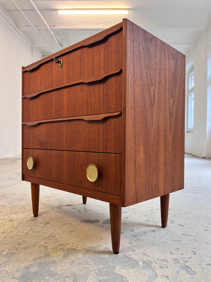 Vintage Kommode aus Dänemark, Teak, Holz und Messinggriffe, Schloss