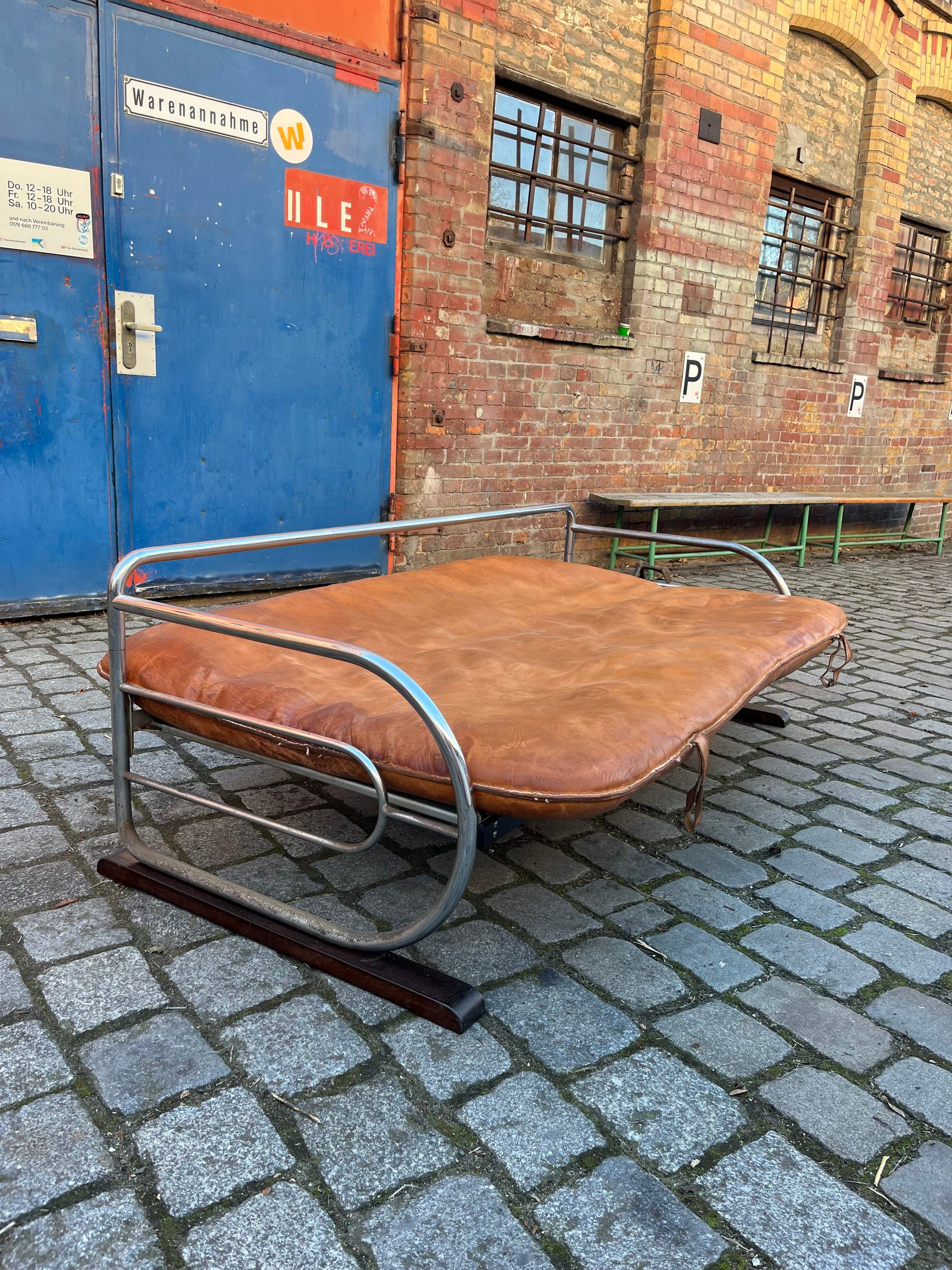 Vintage Kufensofa von Hynek Gottwald