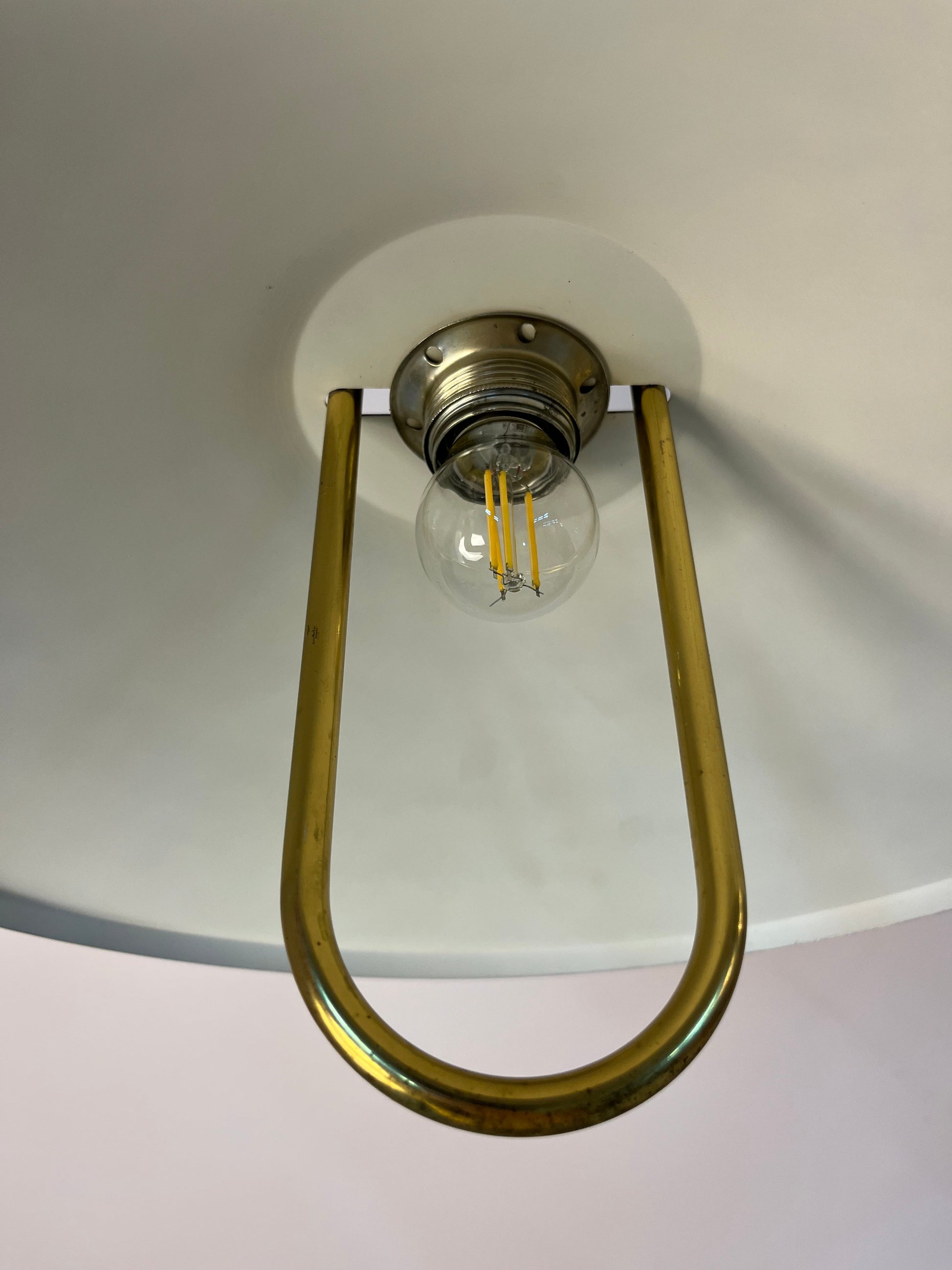 Vintage Hängelampe braun mit Messingbügel von Belid