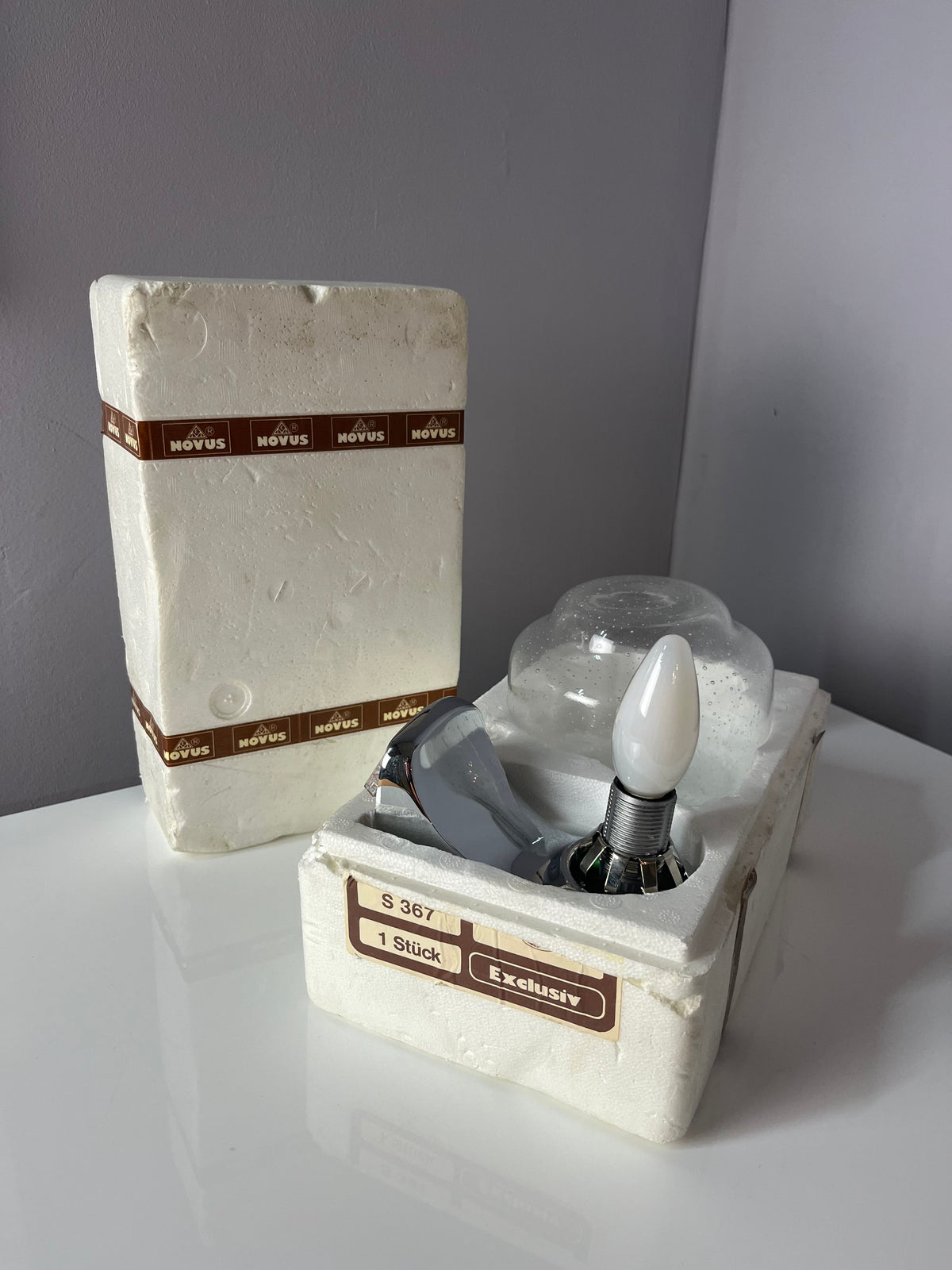 Vintage Wandlampe Einschlussglas von Novus in Originalverpackung