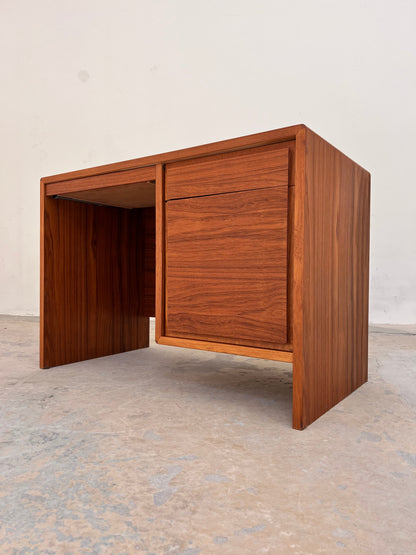 Vintage Schreibtisch Teak mit Laptop-Fach aus Dänemark