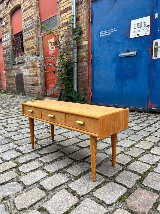 Lowboard Eiche mit Messinggriffen