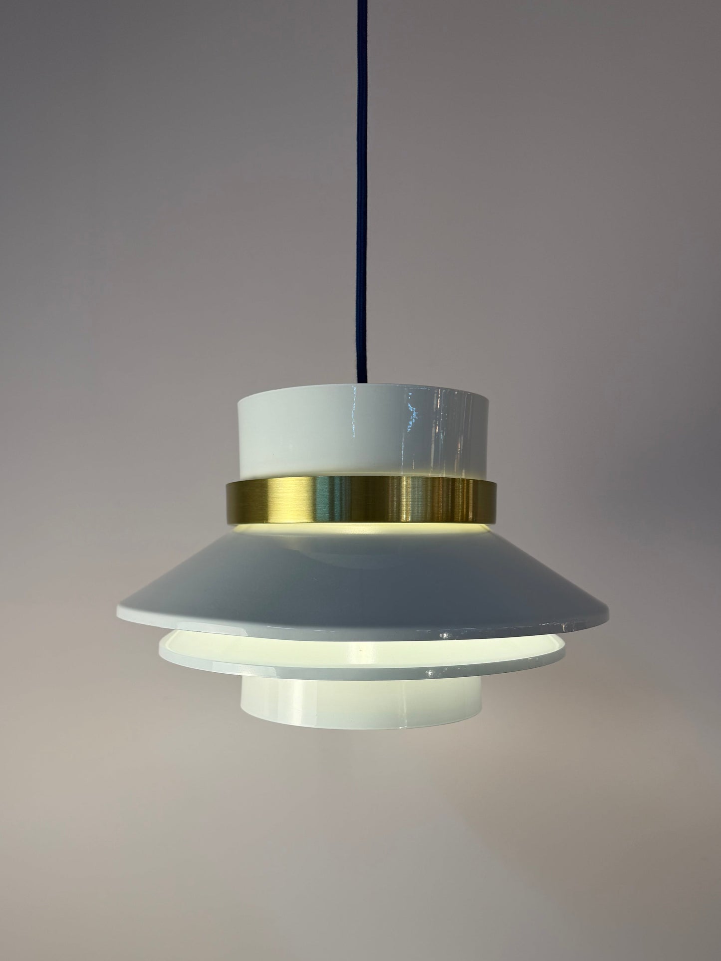 Vintage Lamellenlampe Hochglanz Weiß und Messing, Dänemark
