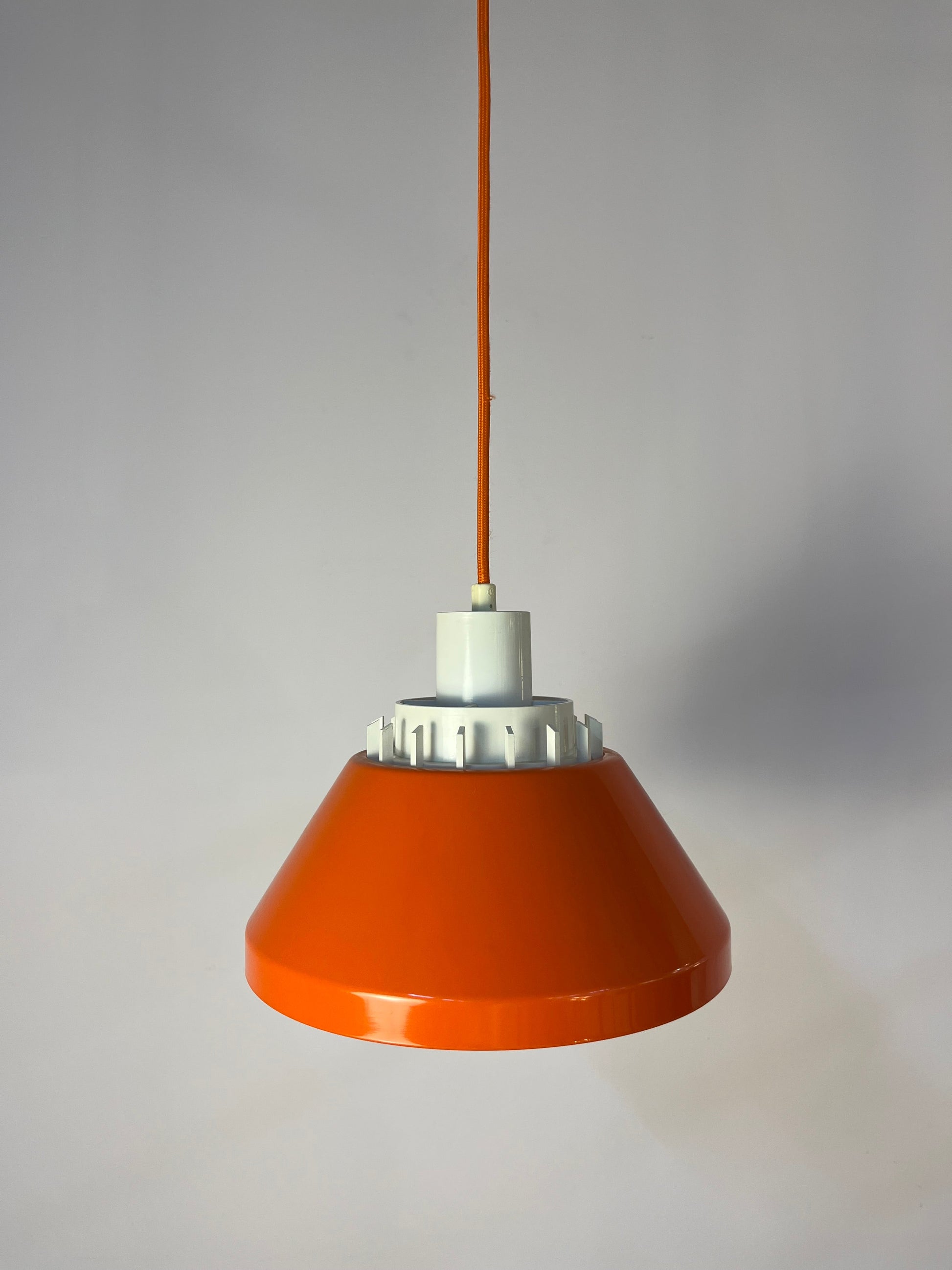 Vintage Hängelampe Modell 854 orange von Lyskær Belysning